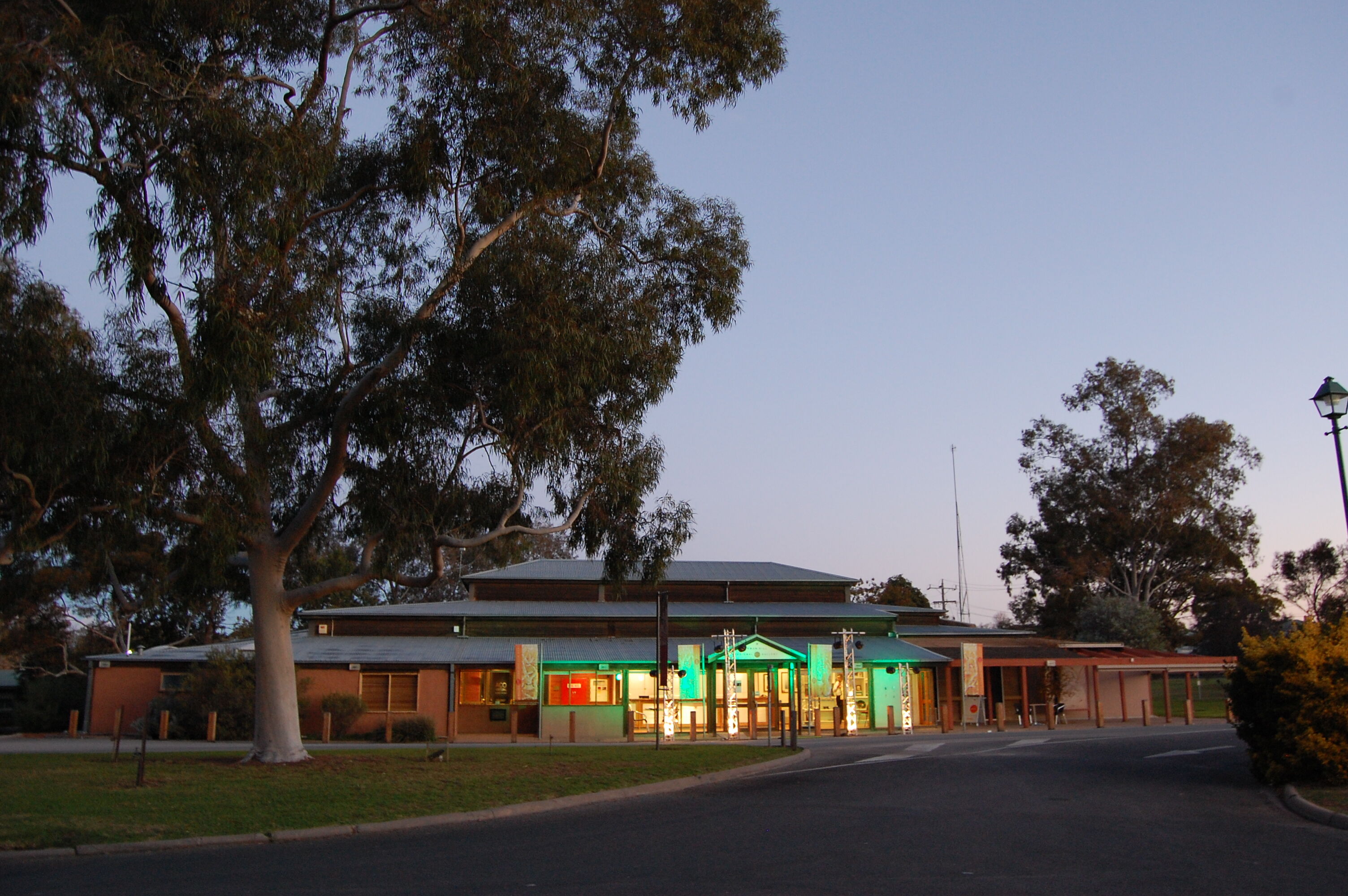GALLERY Swan Hill exterior